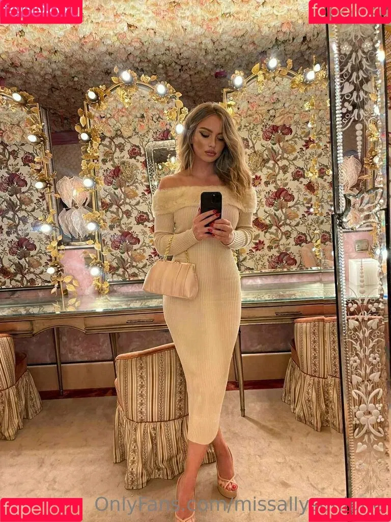 missallysonlune Onlyfans Photo Gallery 
