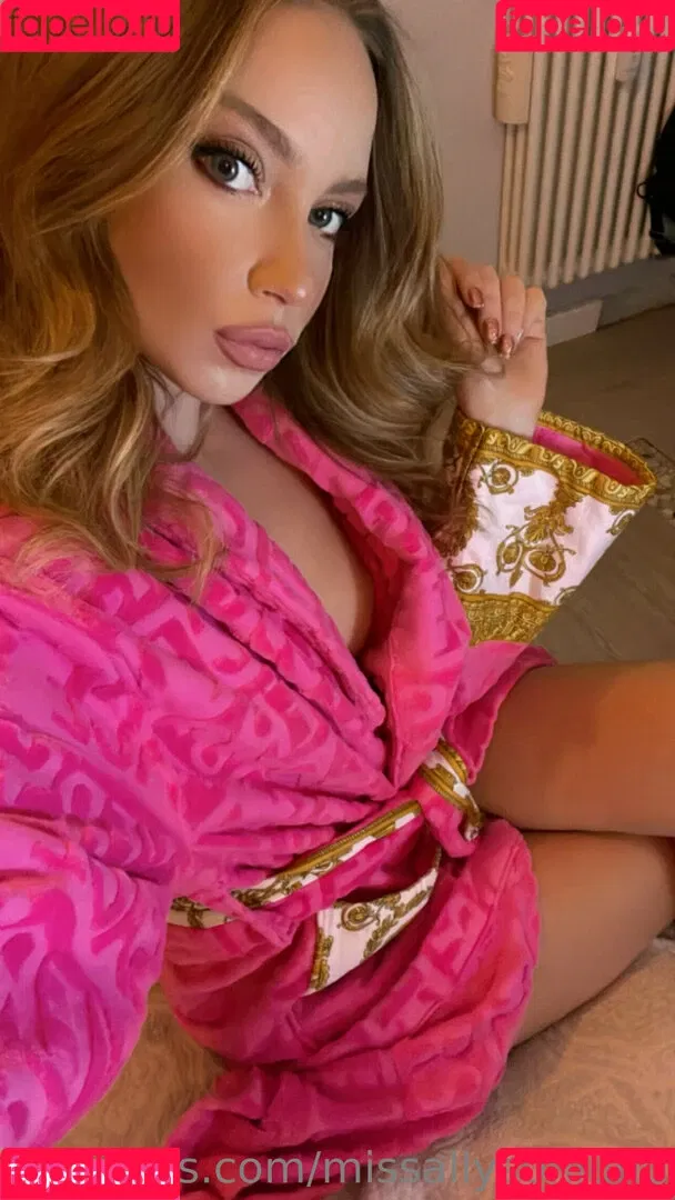 missallysonlune Onlyfans Photo Gallery 