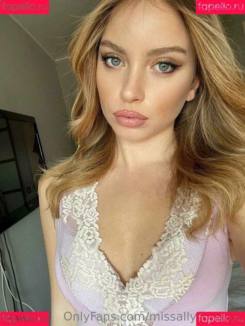 missallysonlune Onlyfans Photo Gallery 