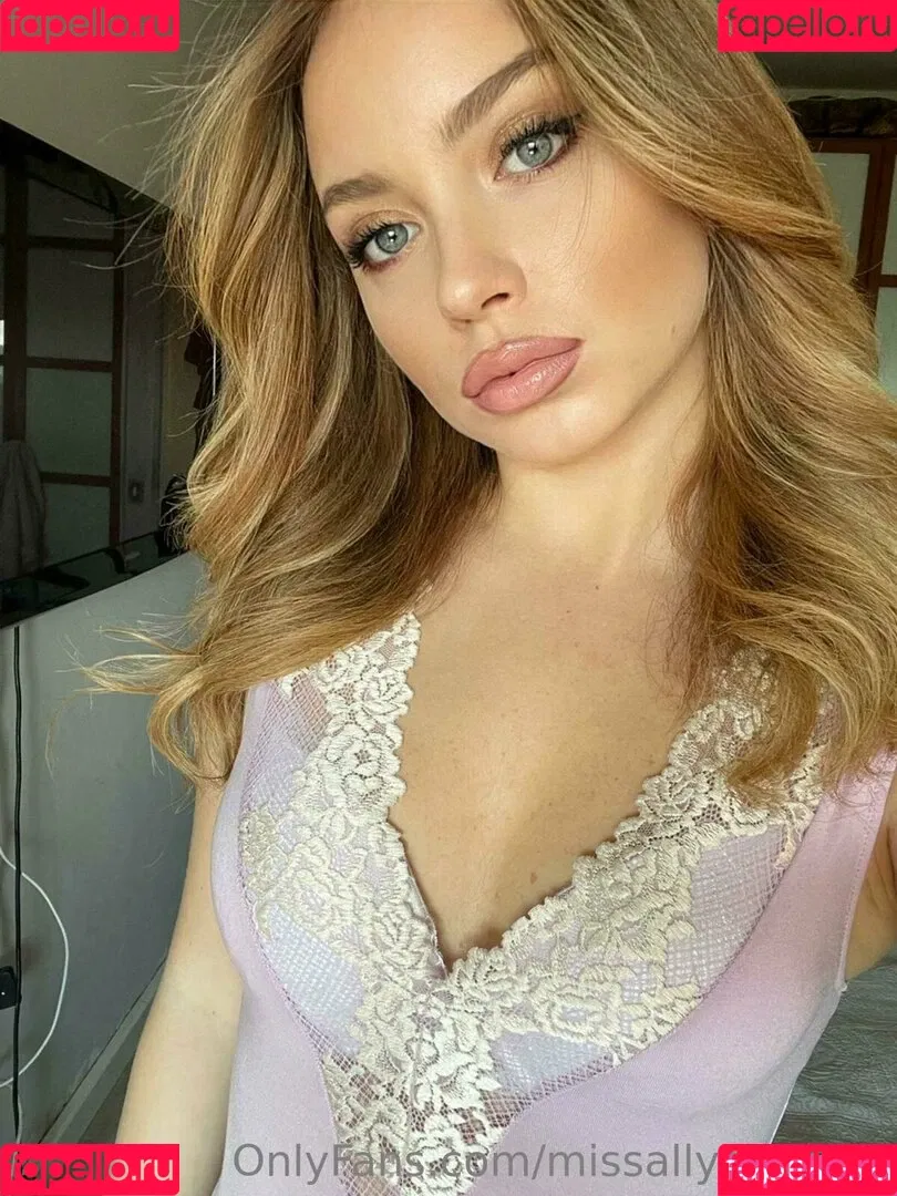 missallysonlune Onlyfans Photo Gallery 