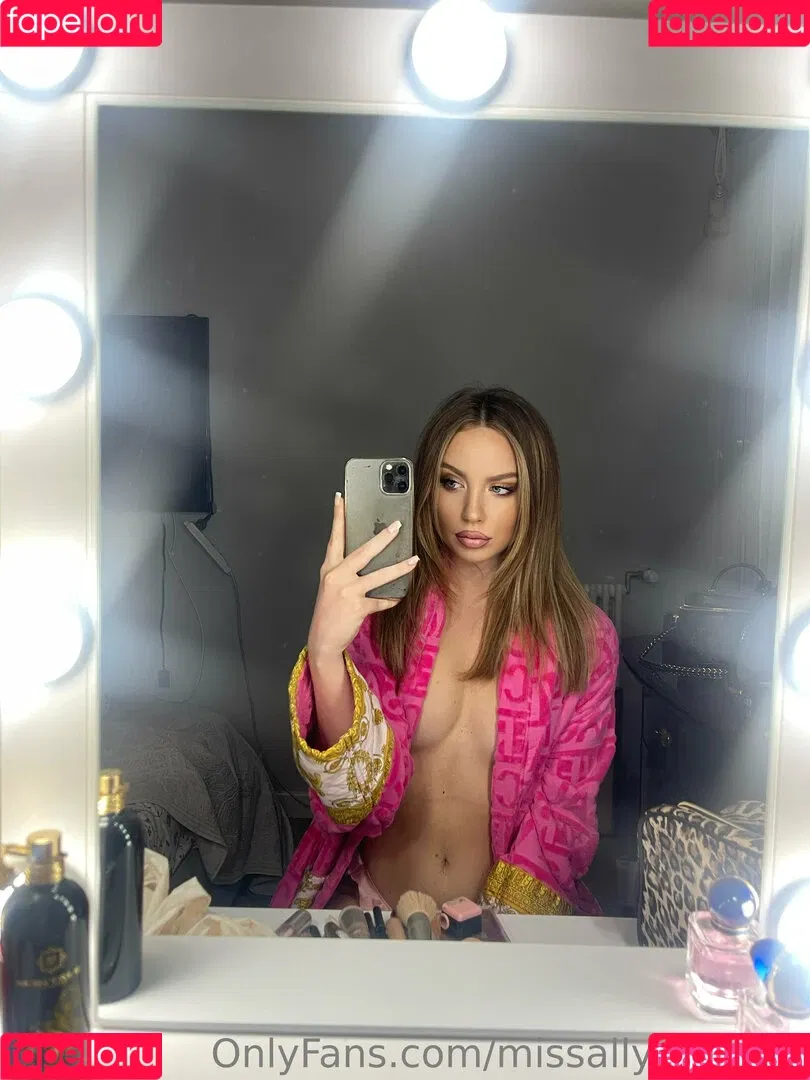 missallysonlune Onlyfans Photo Gallery 