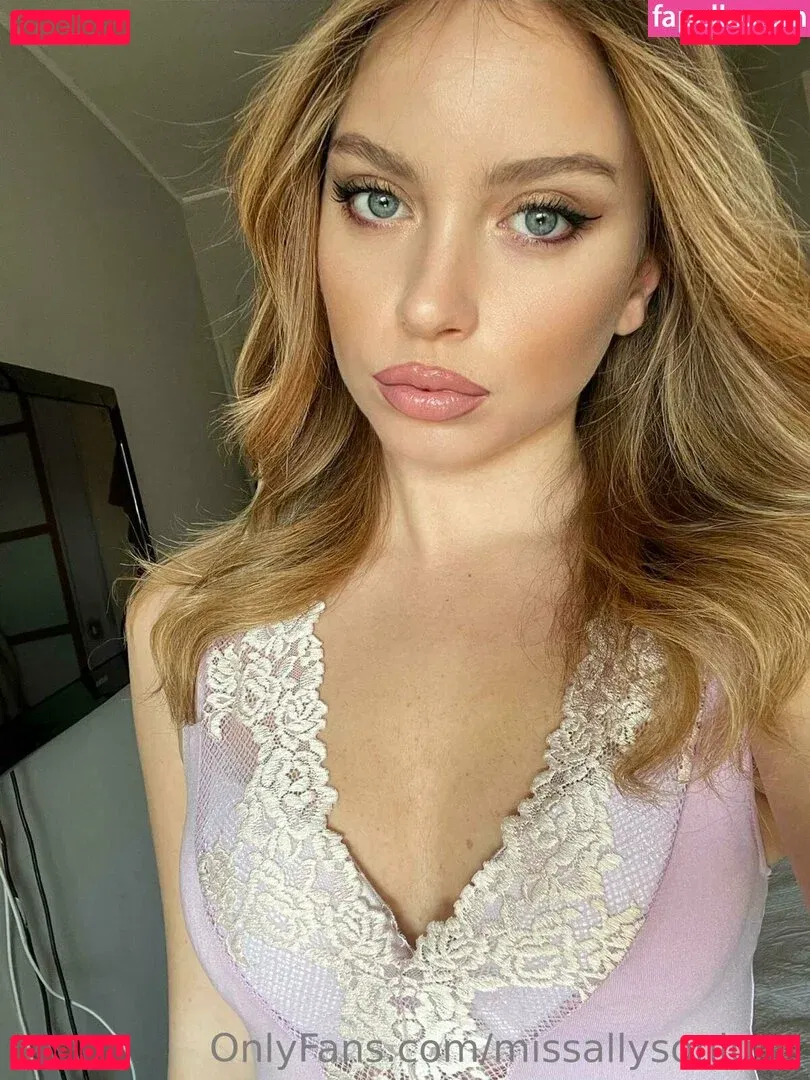 missallysonlune Onlyfans Photo Gallery 