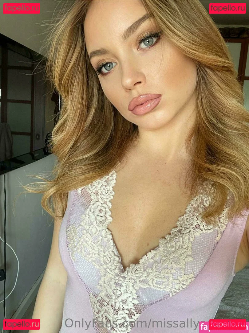 missallysonlune Onlyfans Photo Gallery 