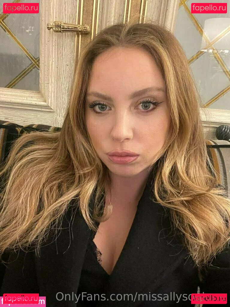 missallysonlune Onlyfans Photo Gallery 