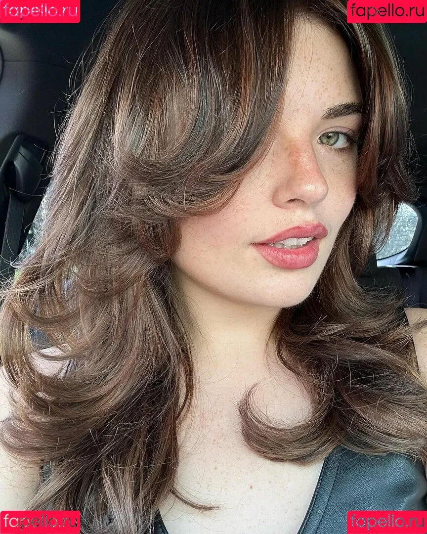 Alondra Larson Onlyfans Photo Gallery 