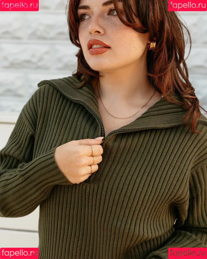 Alondra Larson Onlyfans Photo Gallery 