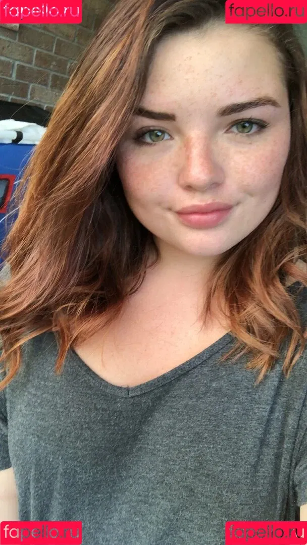 Alondra Larson Onlyfans Photo Gallery 