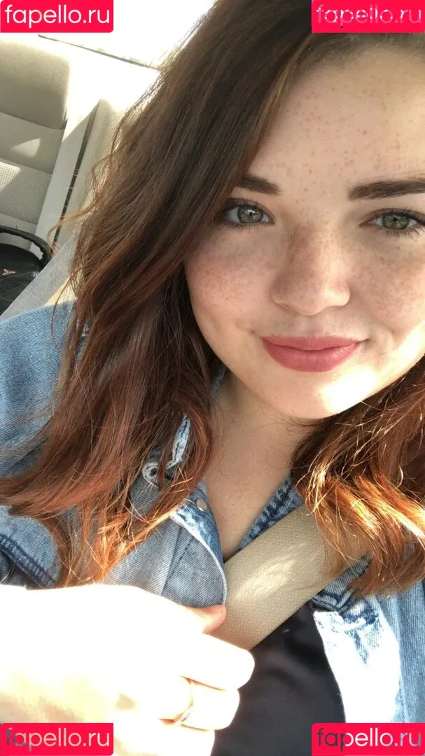 Alondra Larson Onlyfans Photo Gallery 