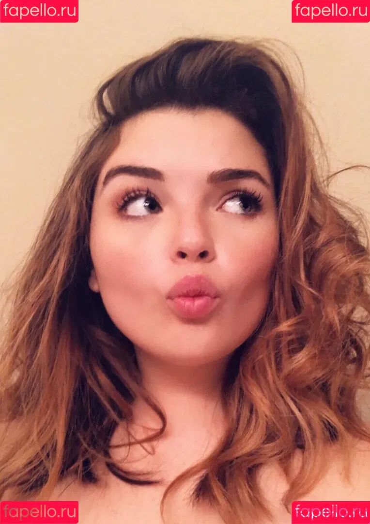 Alondra Larson Onlyfans Photo Gallery 