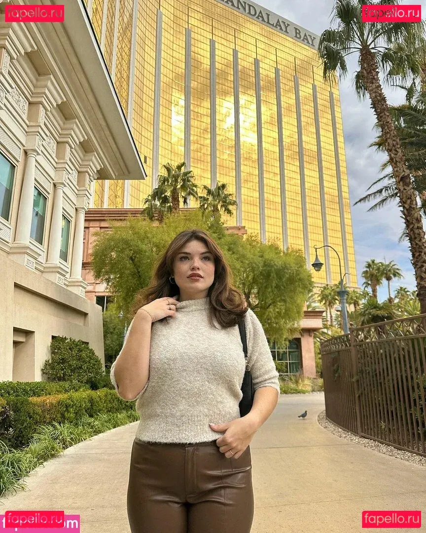 Alondra Larson Onlyfans Photo Gallery 