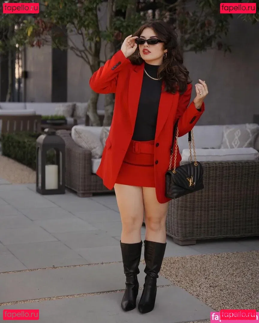 Alondra Larson Onlyfans Photo Gallery 