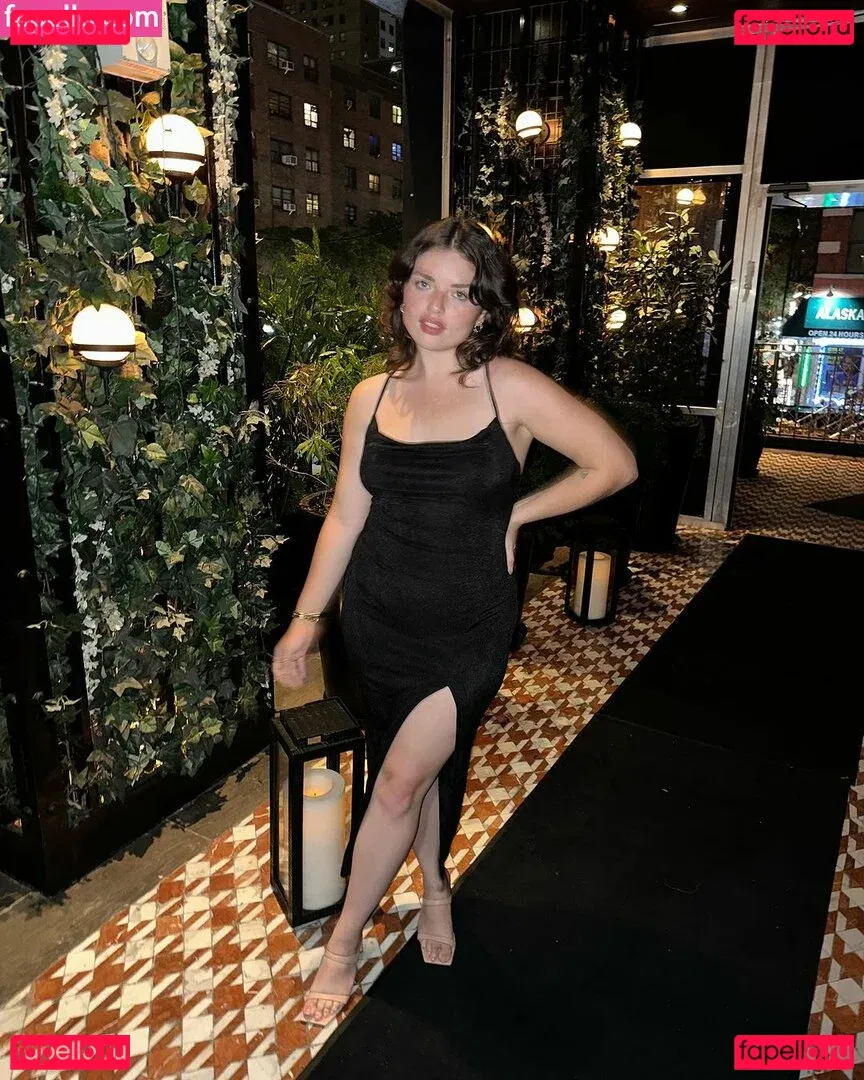 Alondra Larson Onlyfans Photo Gallery 