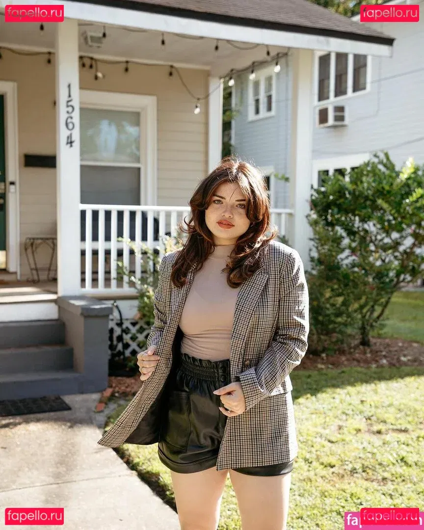 Alondra Larson Onlyfans Photo Gallery 