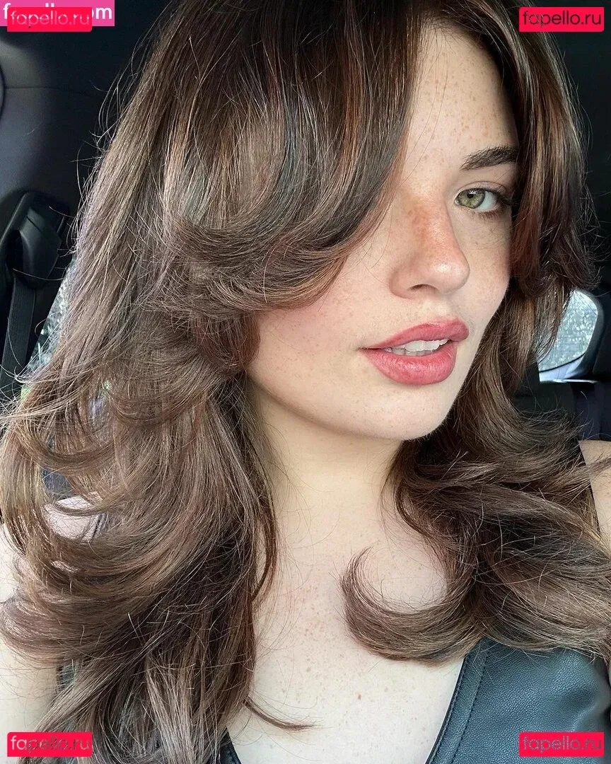 Alondra Larson Onlyfans Photo Gallery 