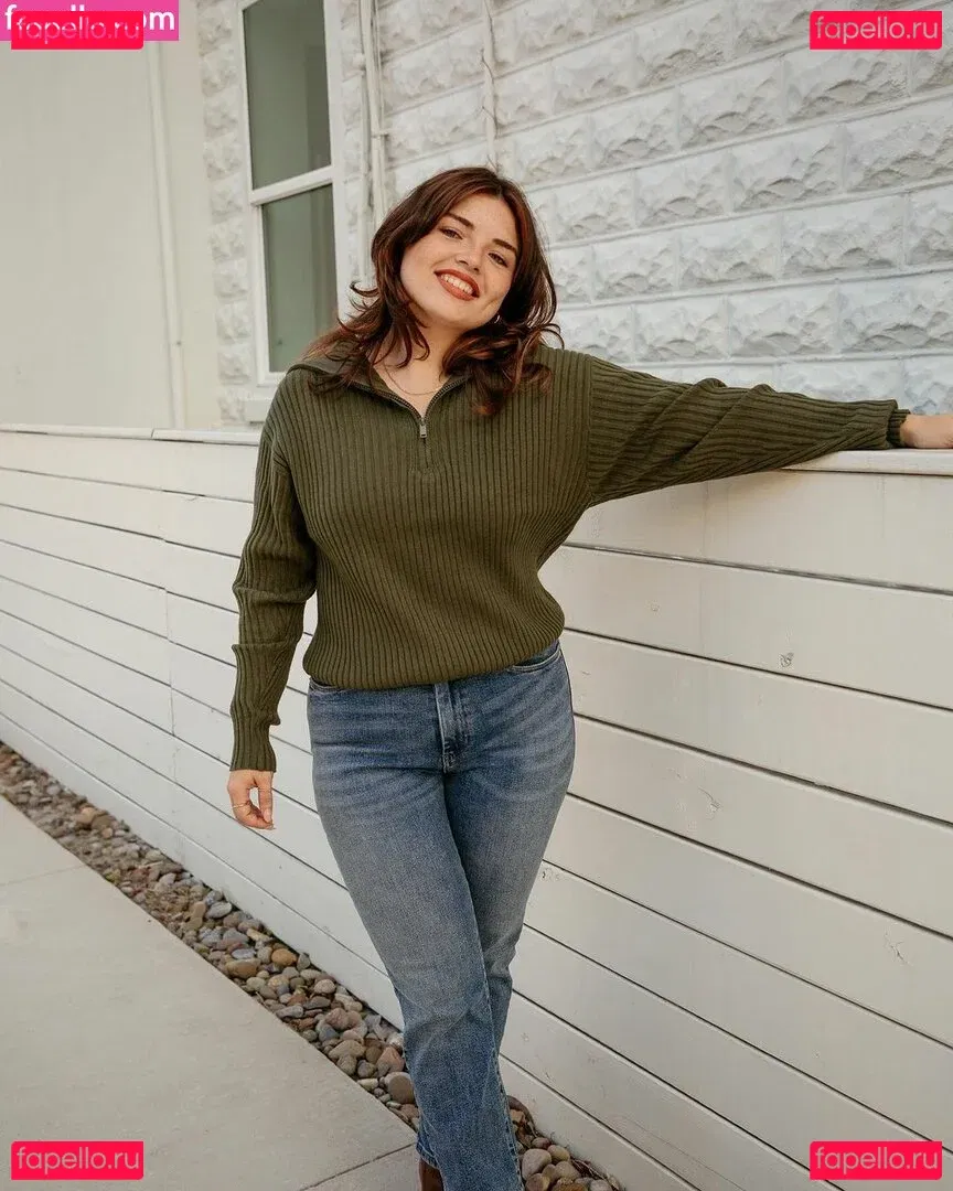 Alondra Larson Onlyfans Photo Gallery 