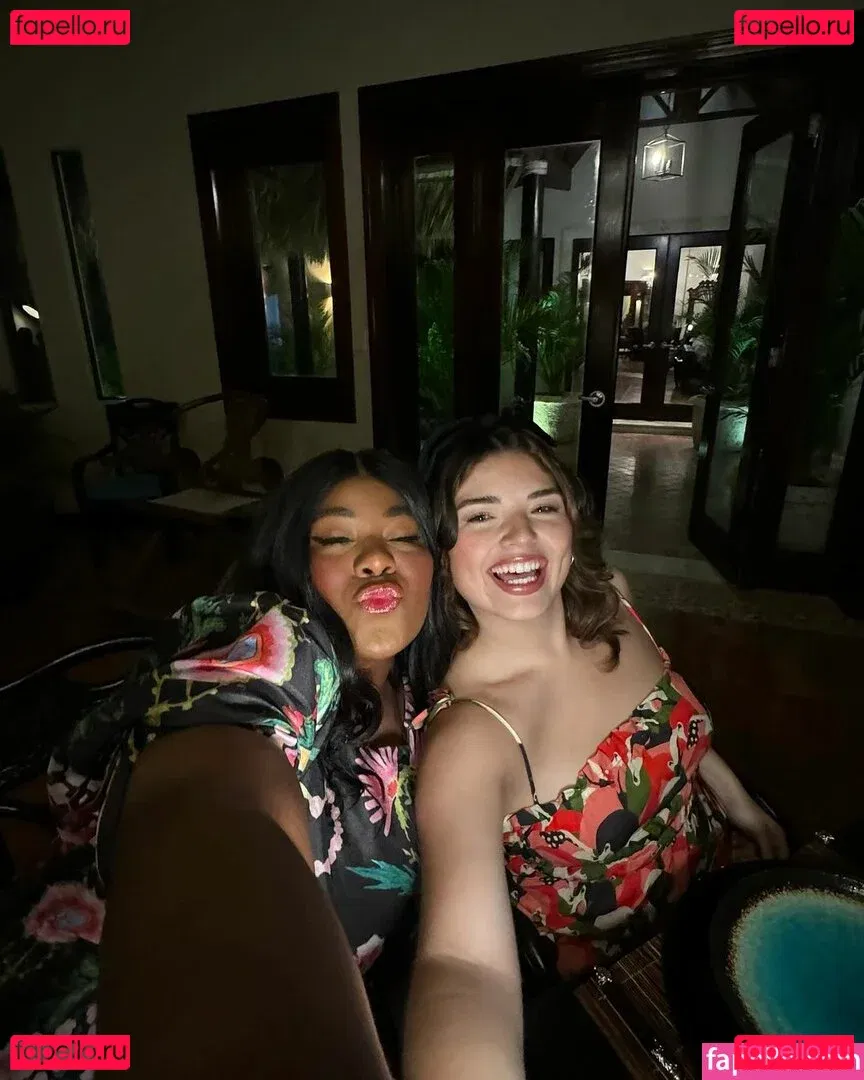 Alondra Larson Onlyfans Photo Gallery 