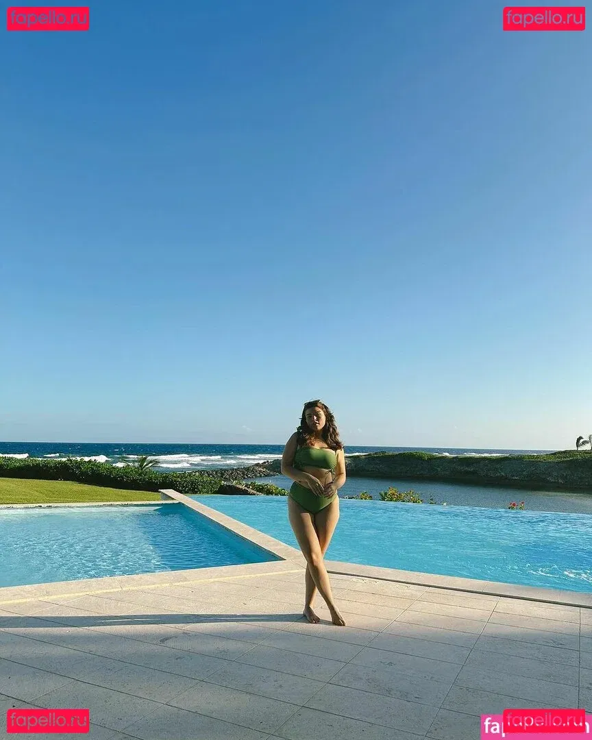 Alondra Larson Onlyfans Photo Gallery 