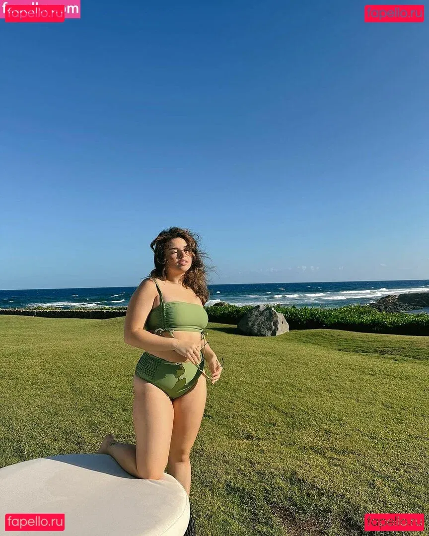 Alondra Larson Onlyfans Photo Gallery 