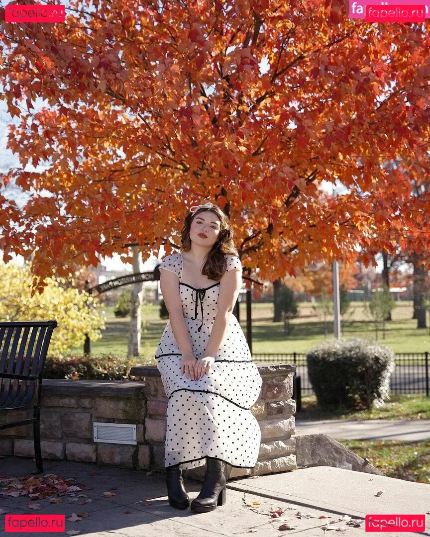 Alondra Larson Onlyfans Photo Gallery 