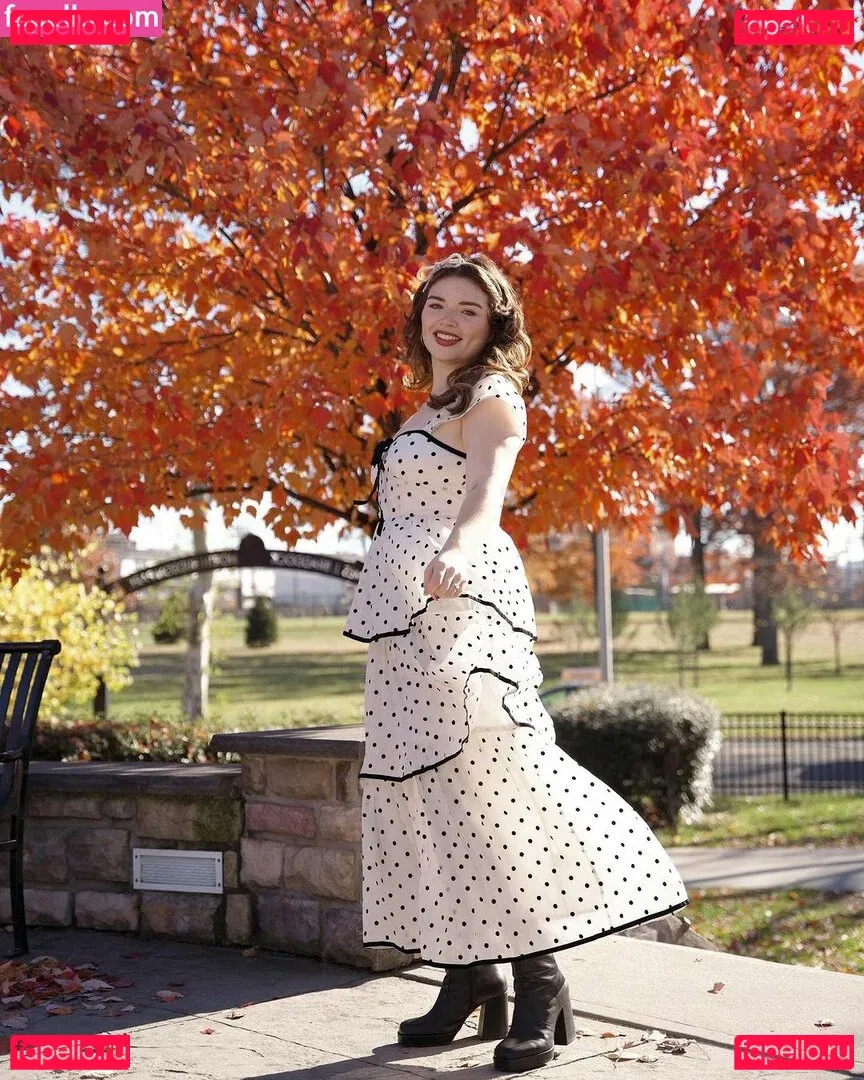 Alondra Larson Onlyfans Photo Gallery 