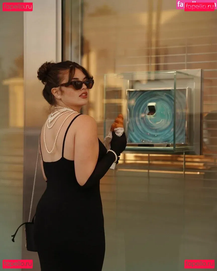 Alondra Larson Onlyfans Photo Gallery 