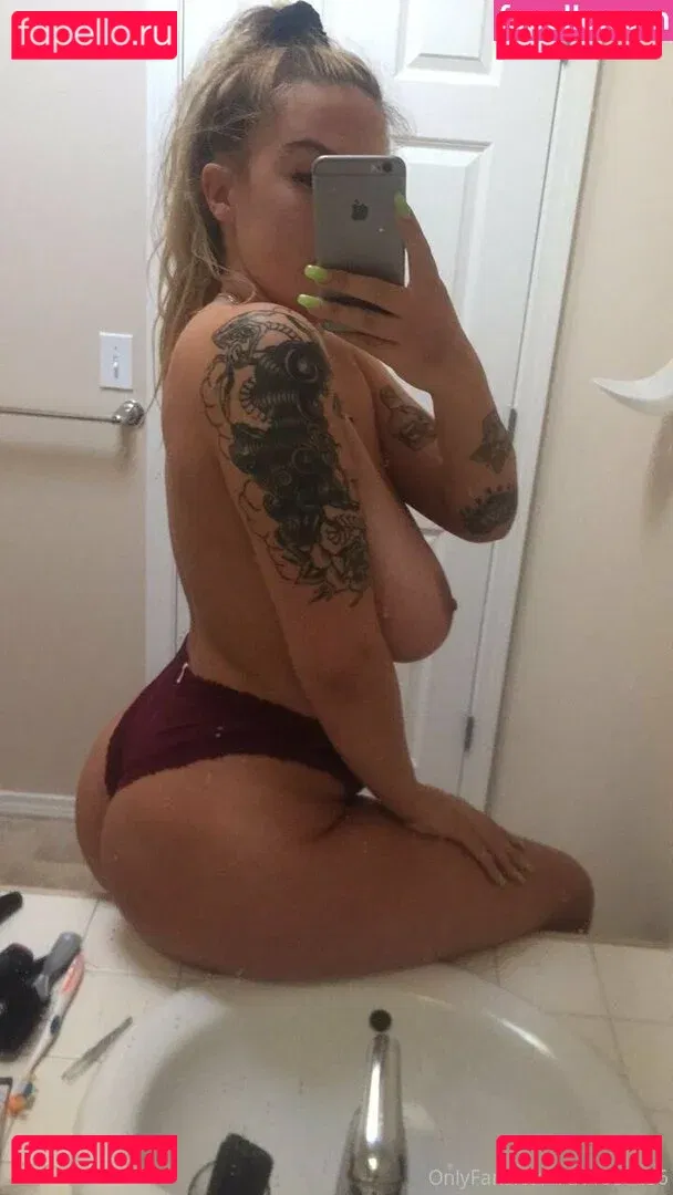 Kiyabarista Onlyfans Photo Gallery 