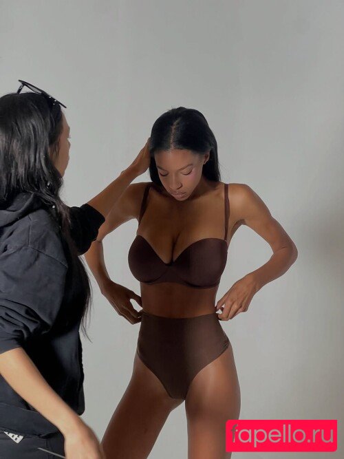 Laura Victoria Nude Onlyfans Photo 29