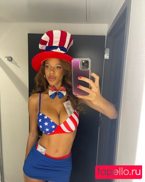 Laura Victoria Nude Onlyfans Photo 15