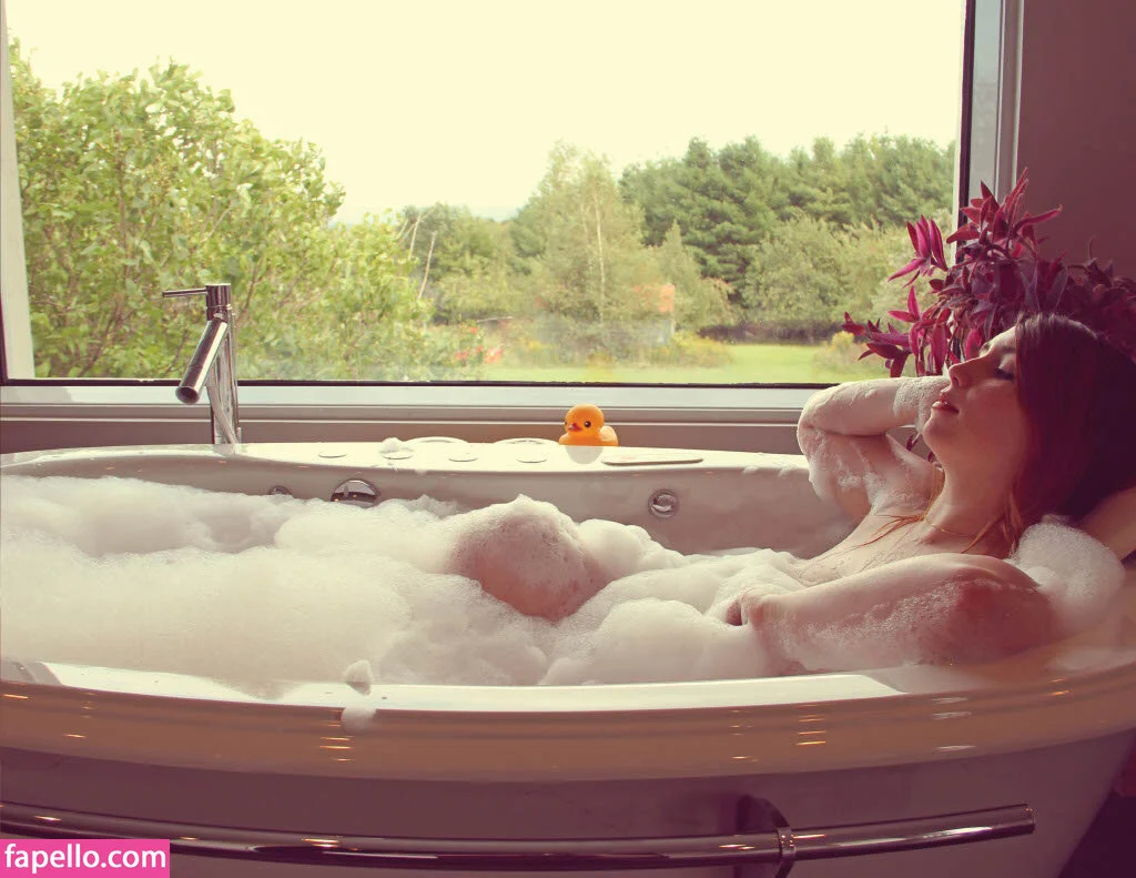 Stephanie Van Rijn Onlyfans Photo Gallery 