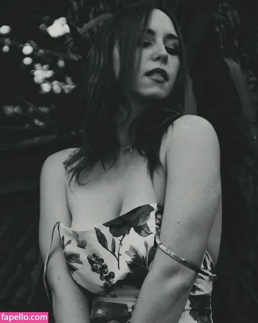 Stephanie Van Rijn Onlyfans Photo Gallery 