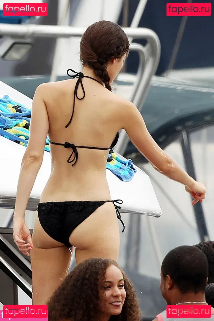 Emmy Rossum Onlyfans Photo Gallery 