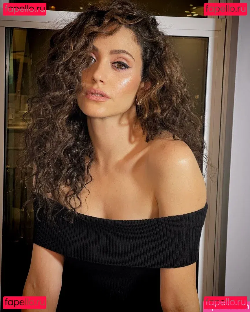 Emmy Rossum Onlyfans Photo Gallery 