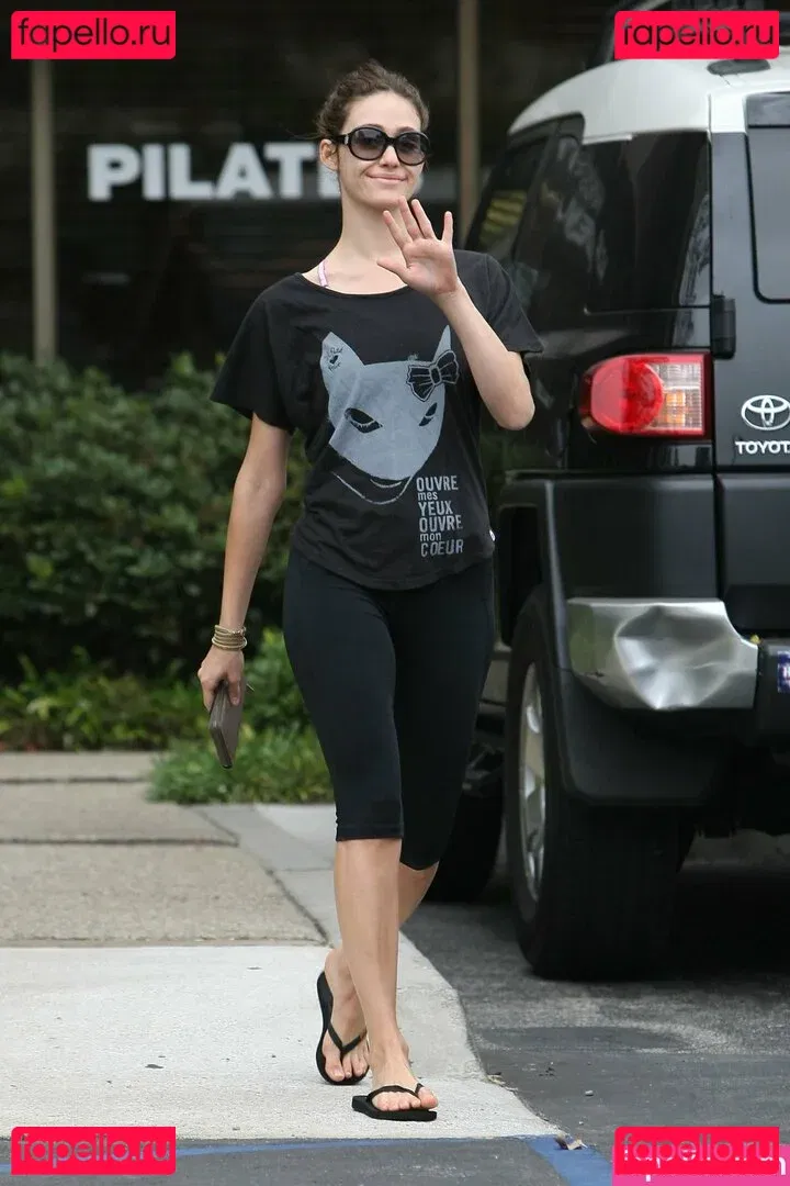 Emmy Rossum Onlyfans Photo Gallery 