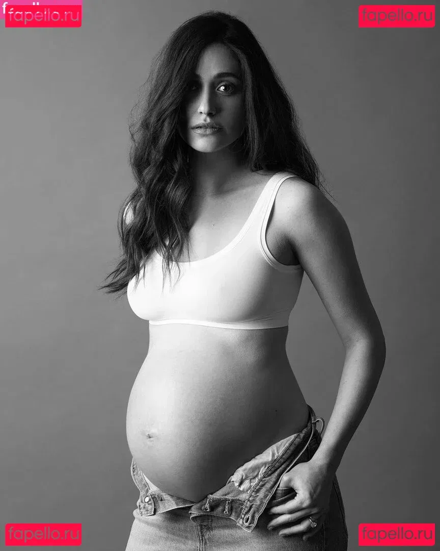 Emmy Rossum Onlyfans Photo Gallery 