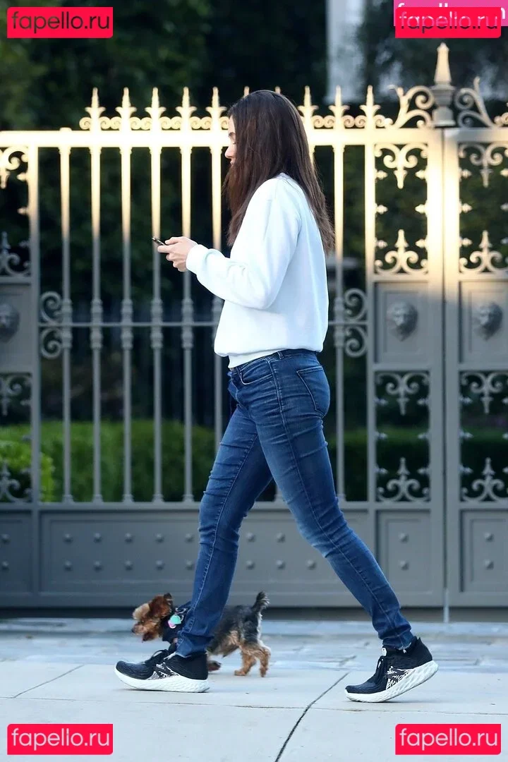 Emmy Rossum Onlyfans Photo Gallery 