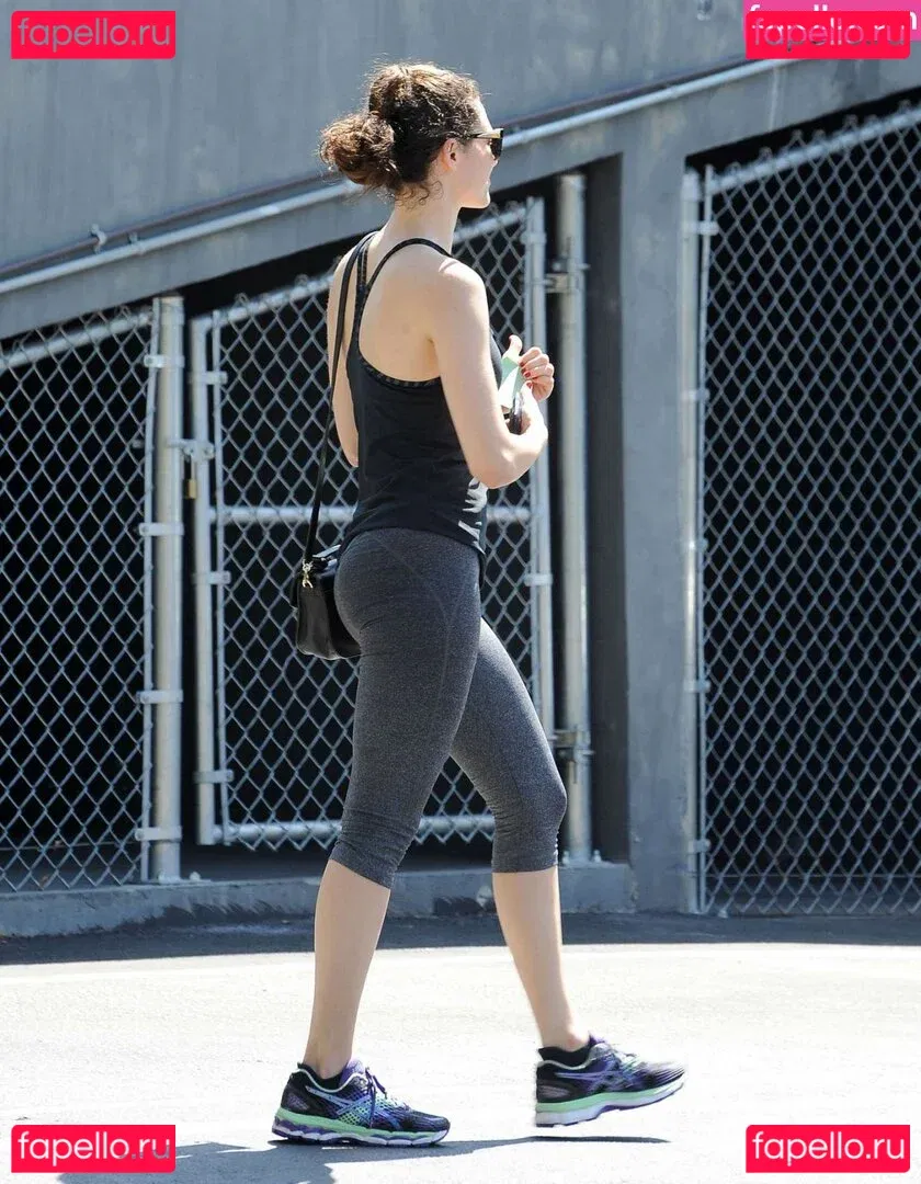 Emmy Rossum Onlyfans Photo Gallery 