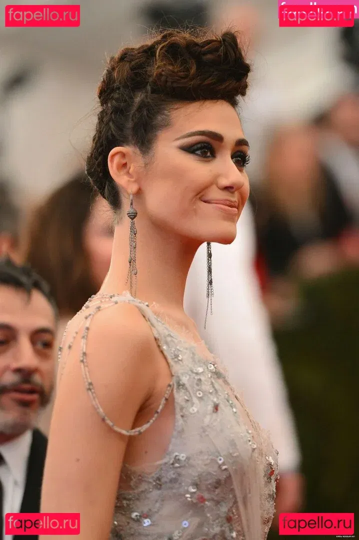 Emmy Rossum Onlyfans Photo Gallery 