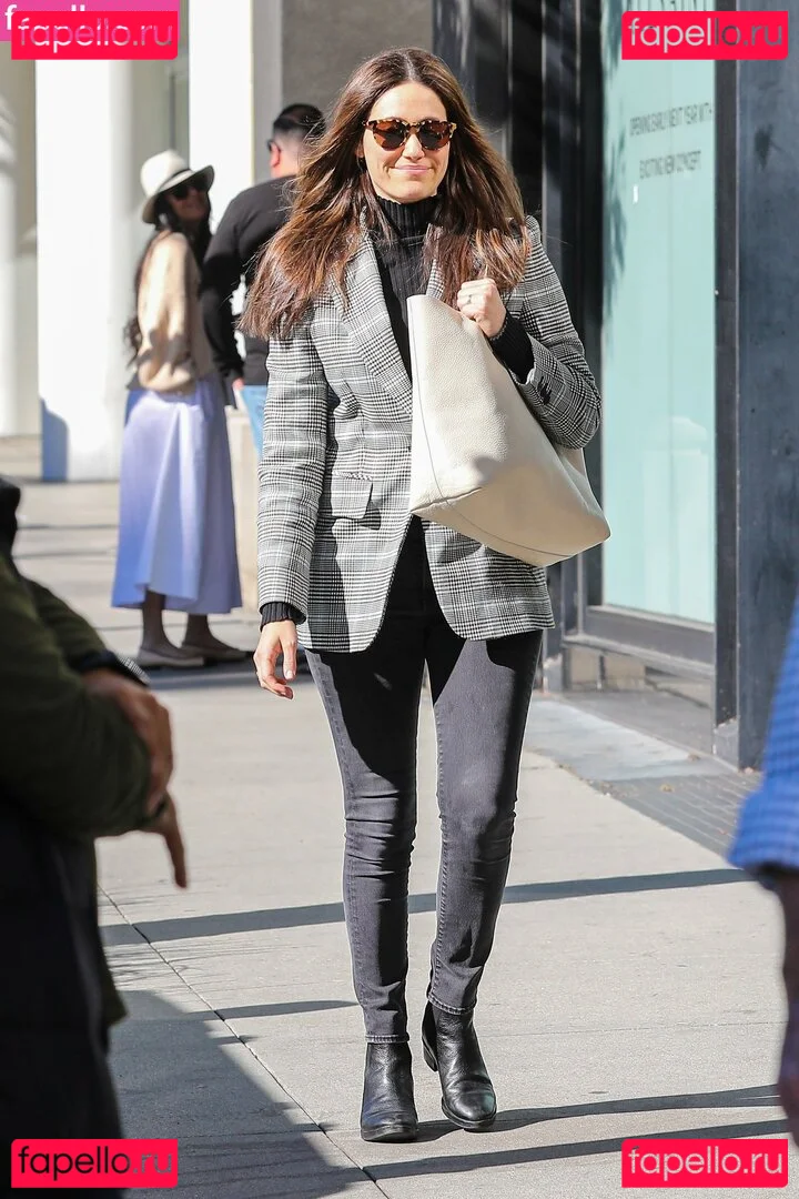 Emmy Rossum Onlyfans Photo Gallery 