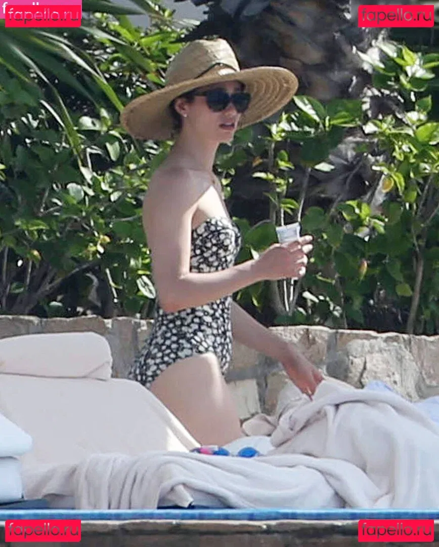 Emmy Rossum Onlyfans Photo Gallery 