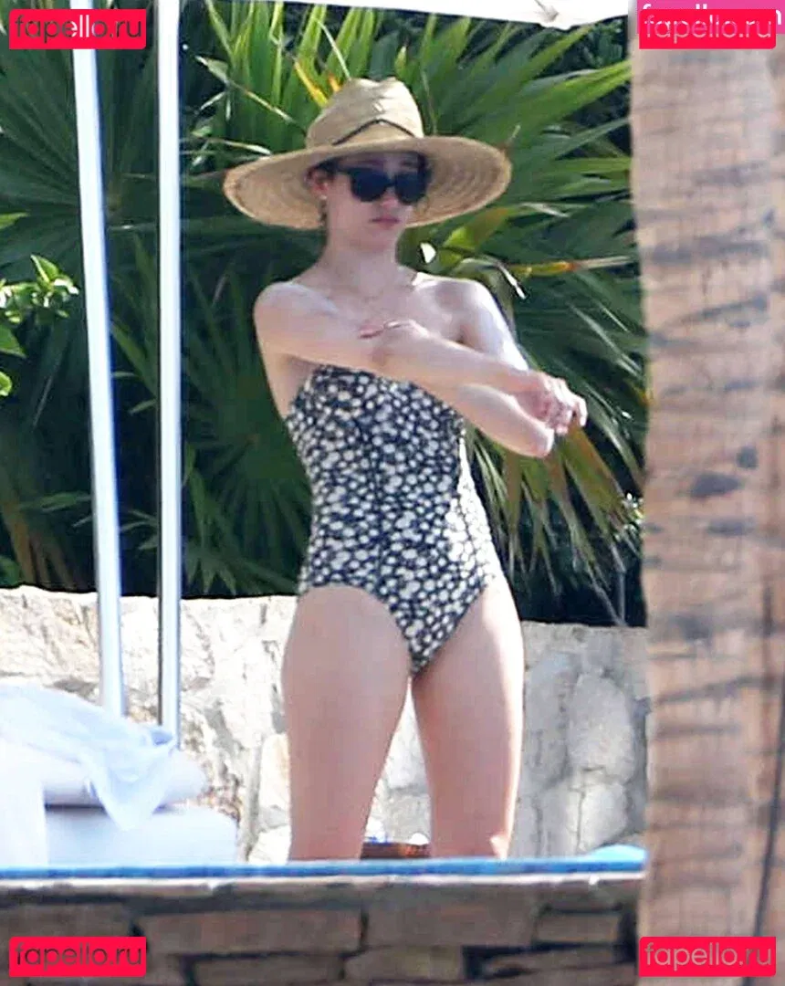 Emmy Rossum Onlyfans Photo Gallery 