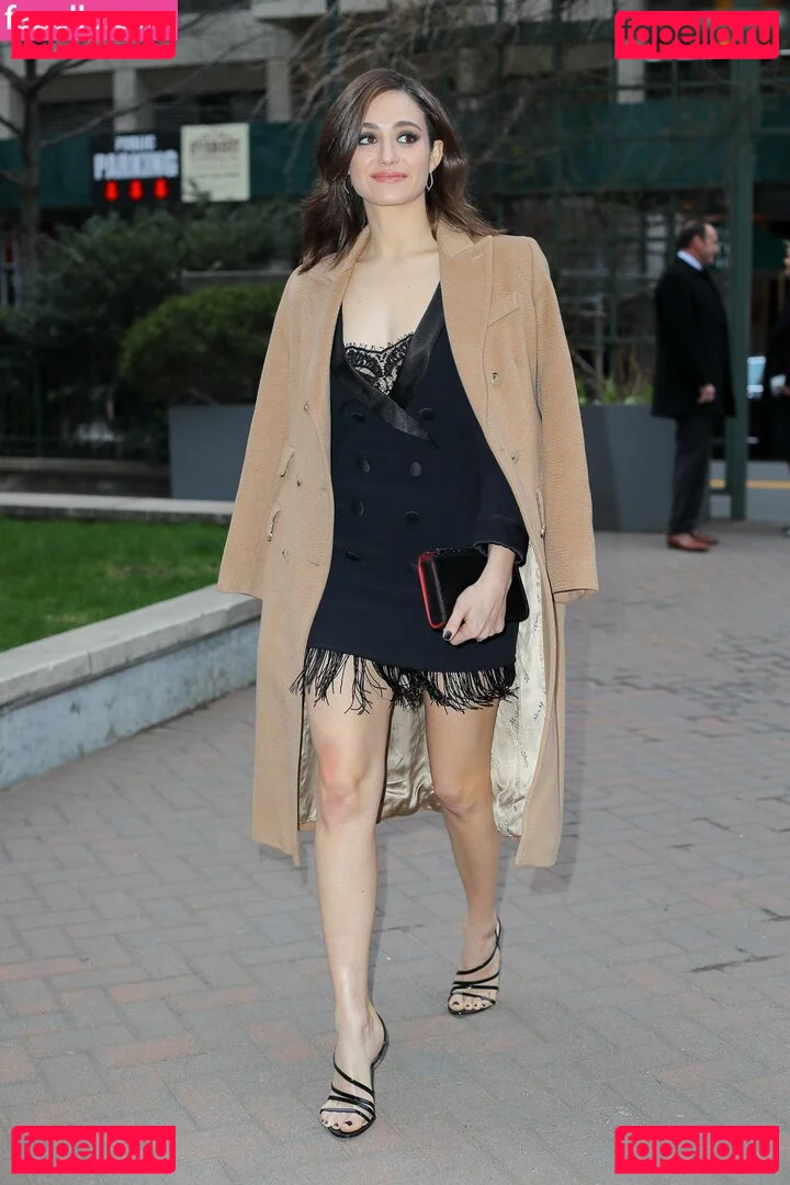 Emmy Rossum Onlyfans Photo Gallery 