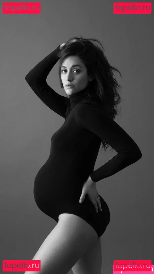 Emmy Rossum Onlyfans Photo Gallery 