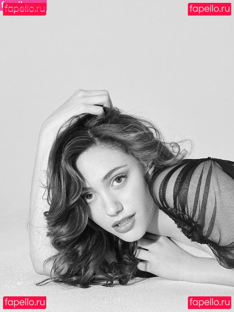 Emmy Rossum Onlyfans Photo Gallery 