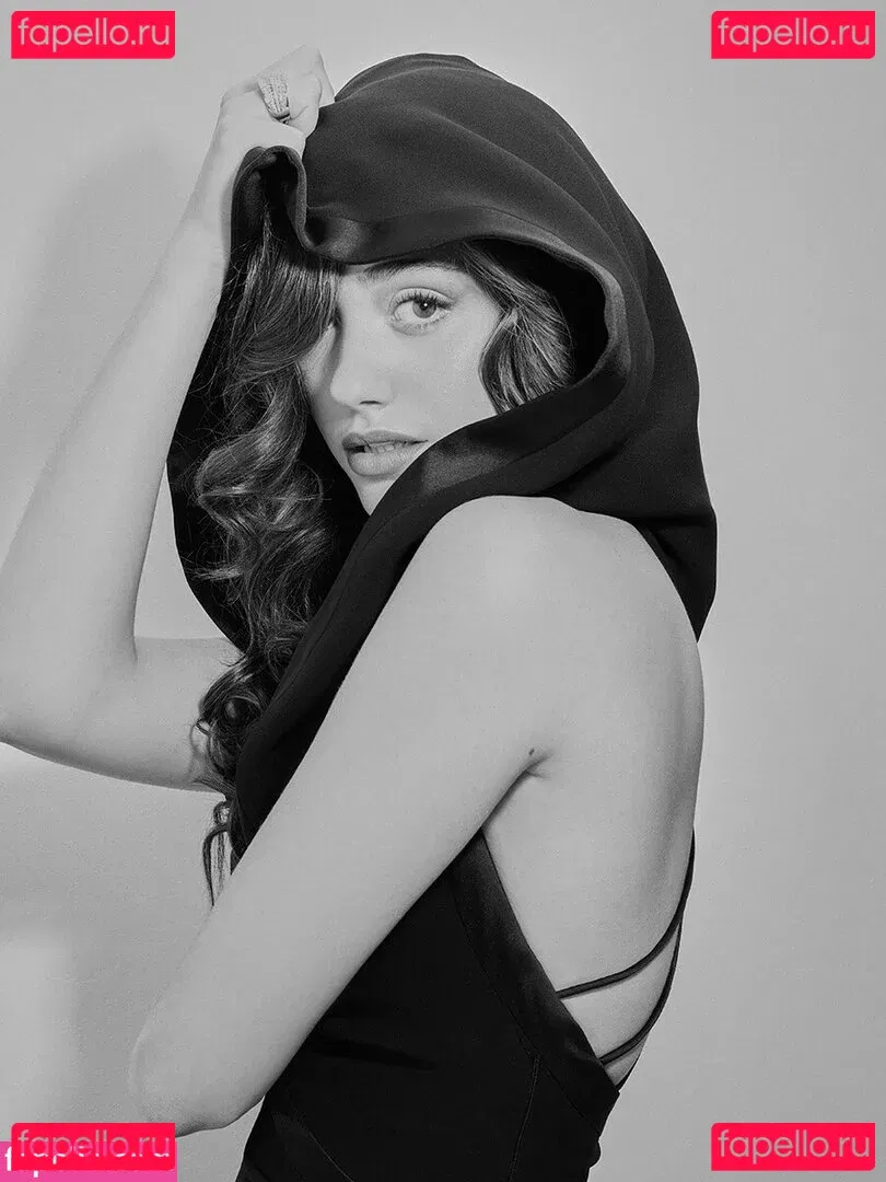 Emmy Rossum Onlyfans Photo Gallery 