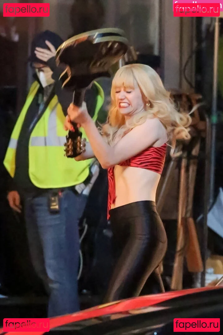 Emmy Rossum Onlyfans Photo Gallery 