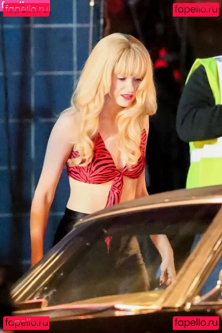 Emmy Rossum Onlyfans Photo Gallery 