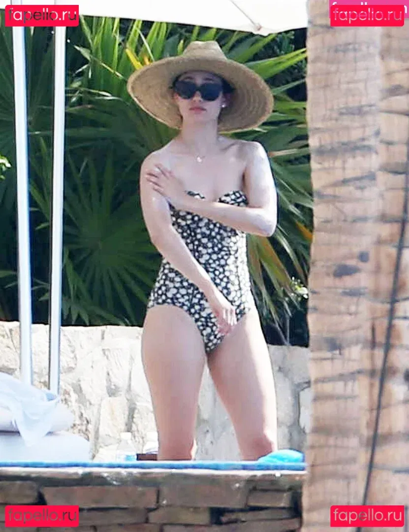 Emmy Rossum Onlyfans Photo Gallery 