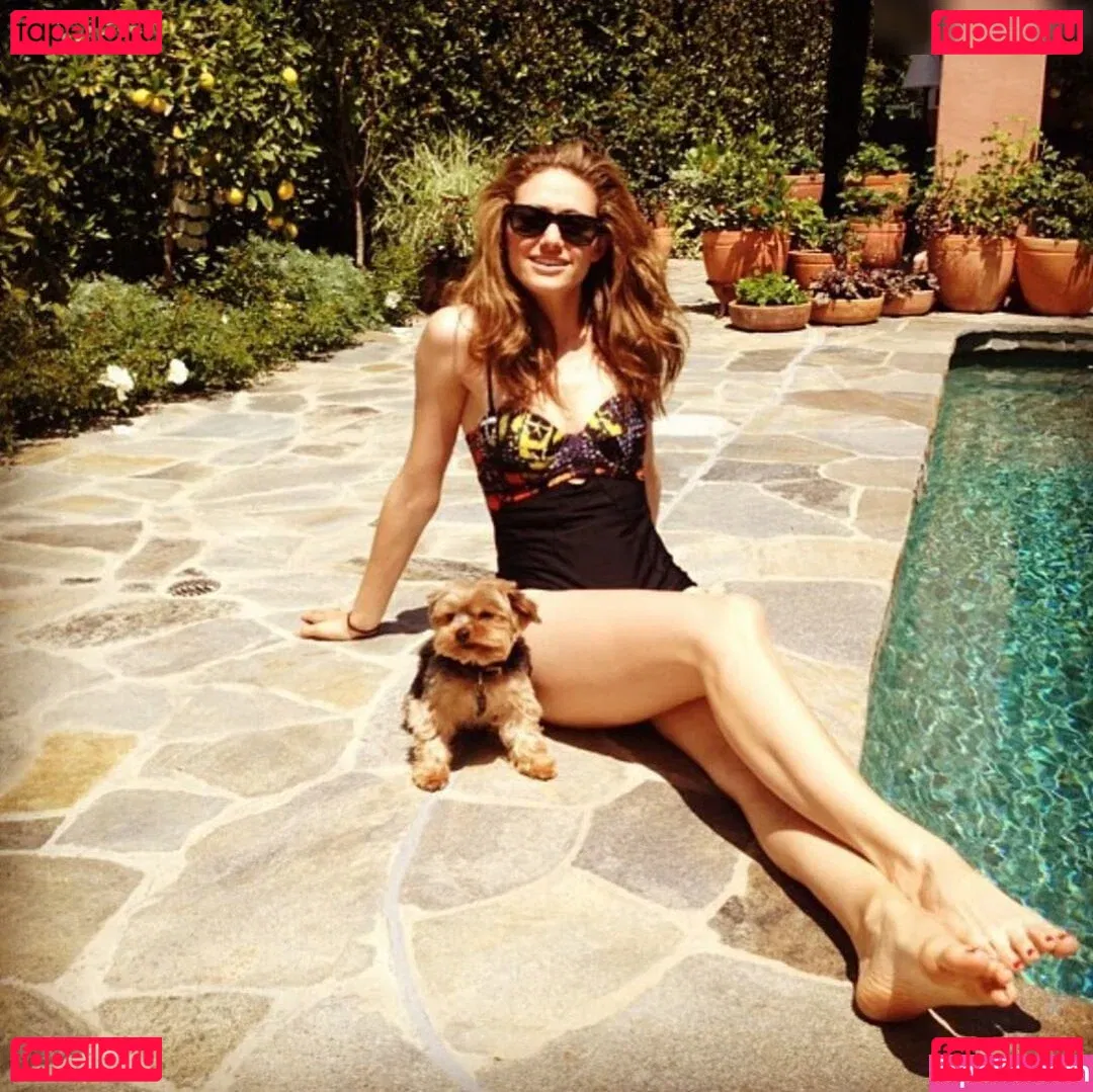 Emmy Rossum Onlyfans Photo Gallery 