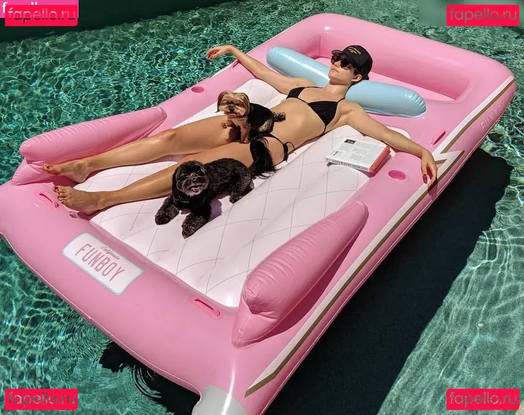 Emmy Rossum Onlyfans Photo Gallery 