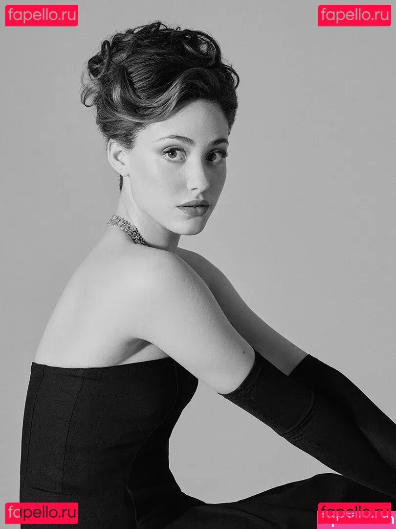 Emmy Rossum Onlyfans Photo Gallery 